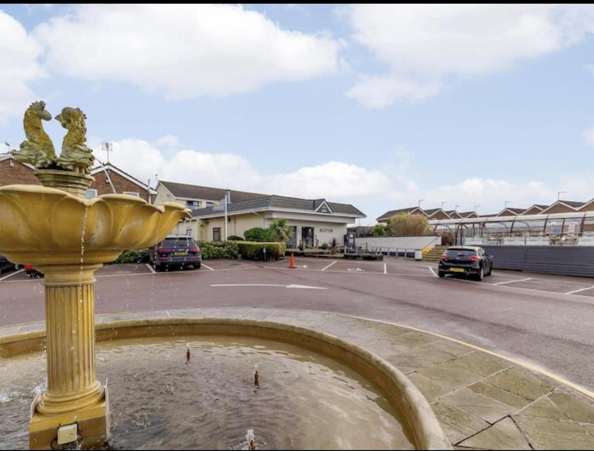 Villa Sea View 3-Bed Heated Pool Eat Bar Kids Park Lowestoft Buitenkant foto