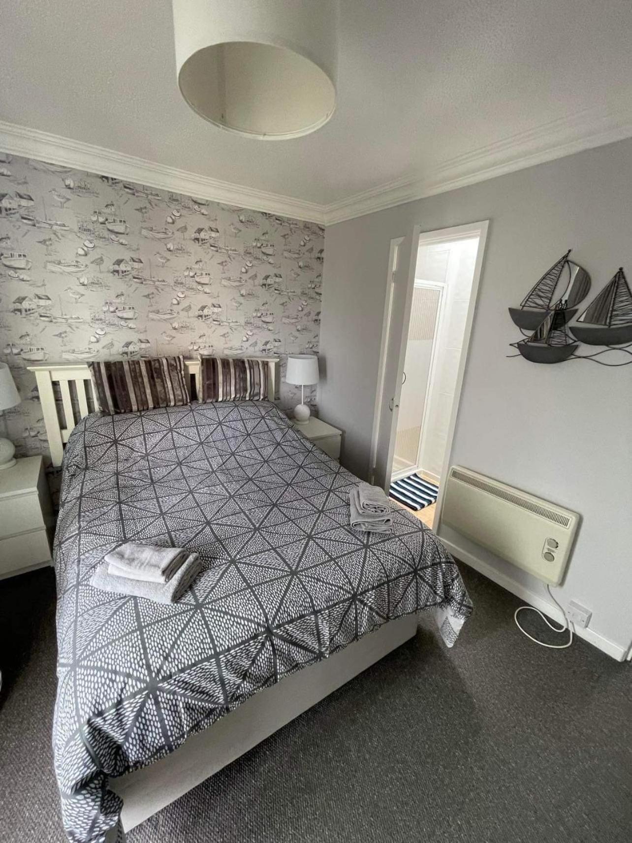 Villa Sea View 3-Bed Heated Pool Eat Bar Kids Park Lowestoft Buitenkant foto